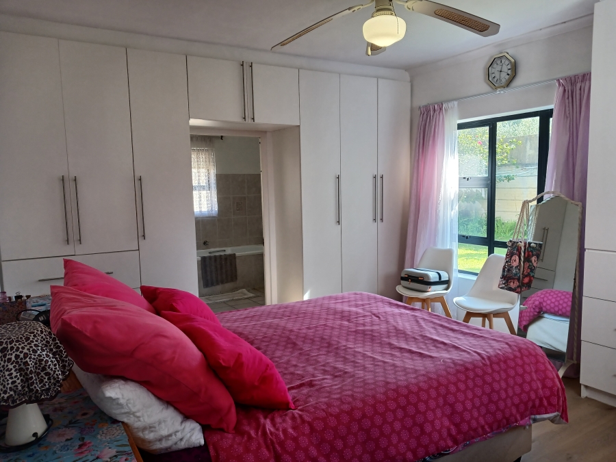 3 Bedroom Property for Sale in Heuningkloof Western Cape